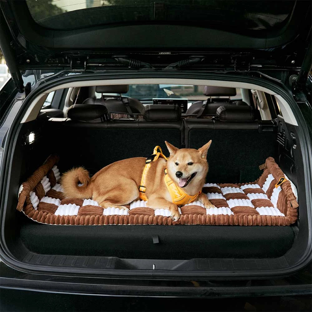 Cozy Plaid Non-Slip Dog Bed Mat for Car Seat Extender