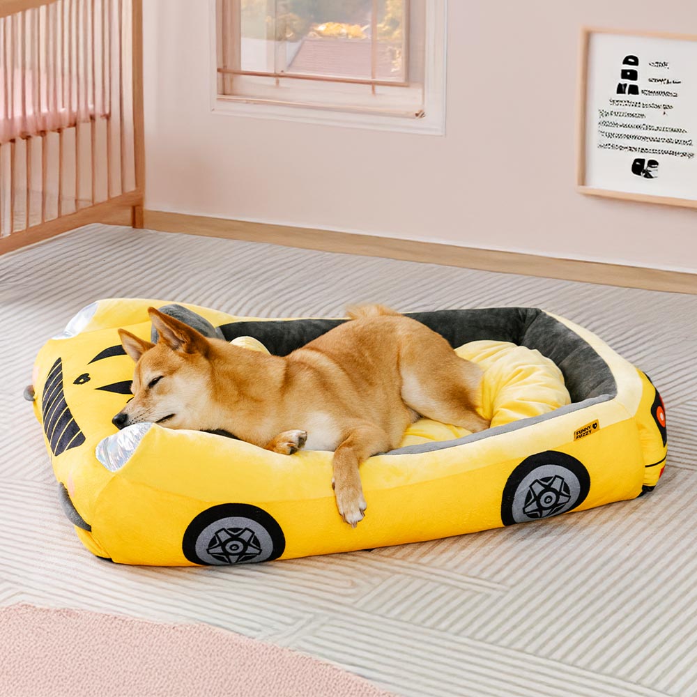 Classic Convertible Race Car Bolster Pet Bed - Fast＆Fur