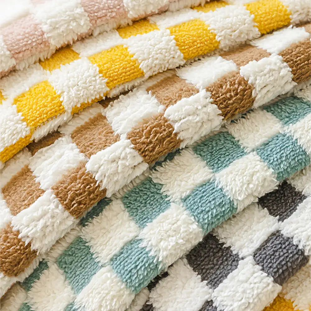 Classic Checkerboard Plush Comfortable Scratch-Resistant Non-Slip Couch Cover