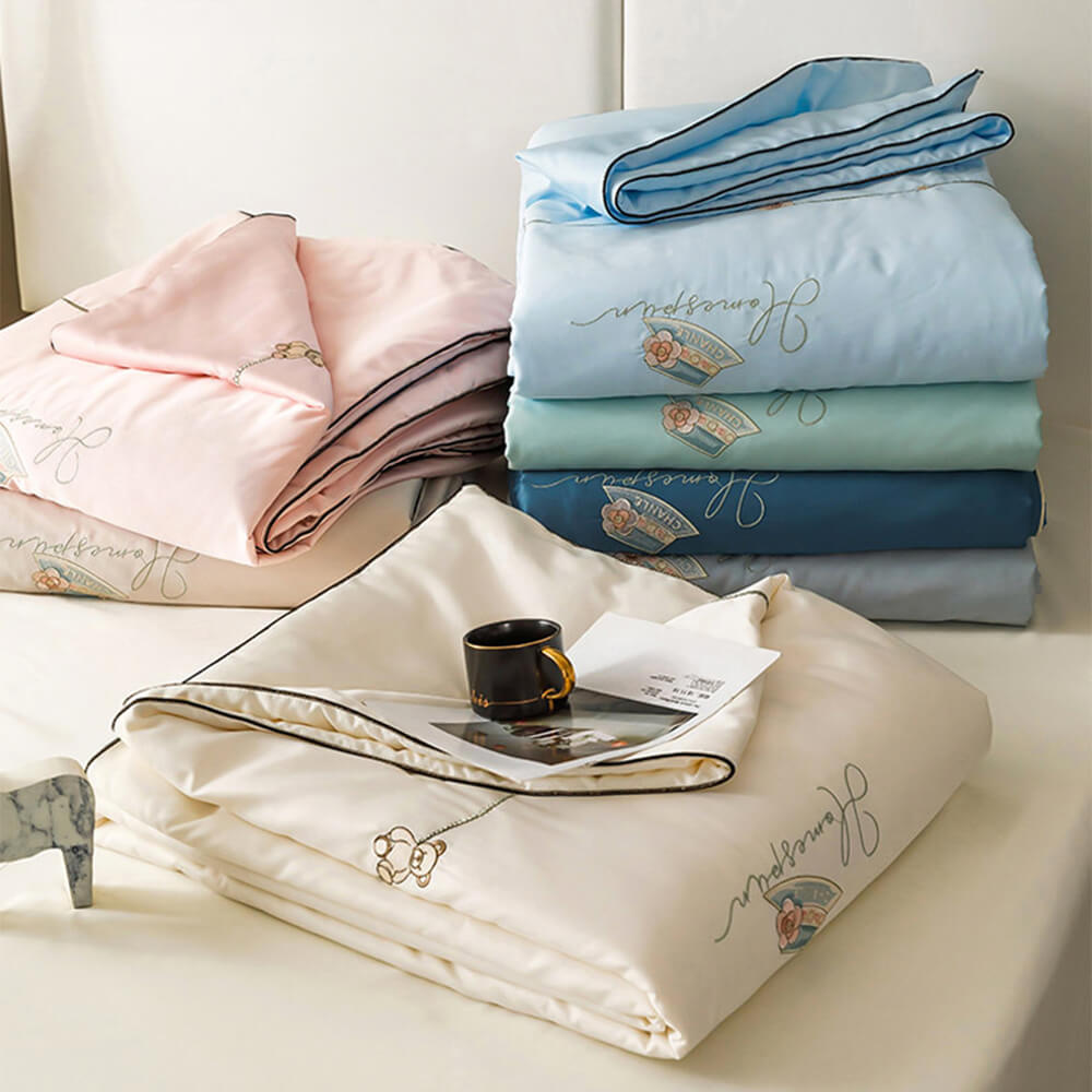 Cooling Ice Silk Quilt Skin-Friendly Breathable Bed Sheet Set with Blanket