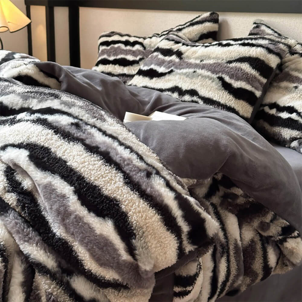 Dual-Sided Luxury Zebra Print Plush Bed Sheet Set